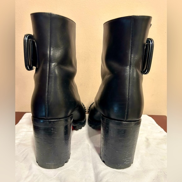 Christian Louboutin black Olivia Snow leather boots with spikes and side buckle. - Picture 5 of 8